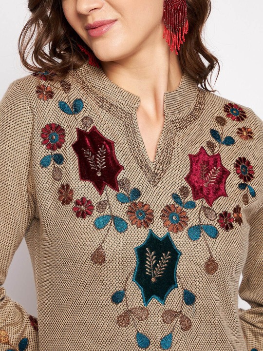 Winter Wear Women Grey Floral Embroidered Thread Work Kurta with Trousers - Image 2