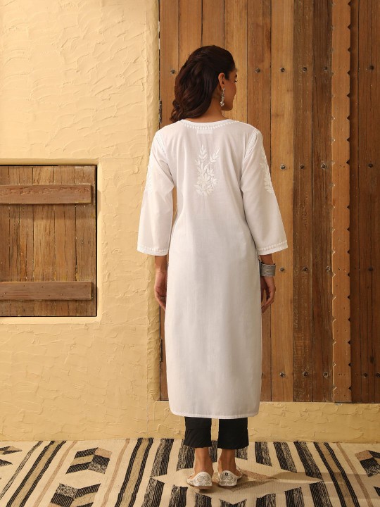 Women Checked Chikankari Kurta - Image 5