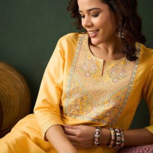 Floral Embroidered Straight Kurta