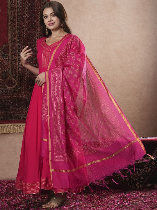 Floral Printed Panelled Gotta Patti Kurta with Trouser & Dupatta - Image 3