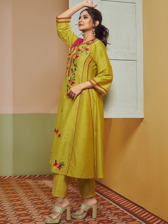 Jennifer Winget Floral Embroidered Anarkali Kurta With Trouser & Dupatta - Image 6