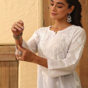 Women Checked Chikankari Kurta