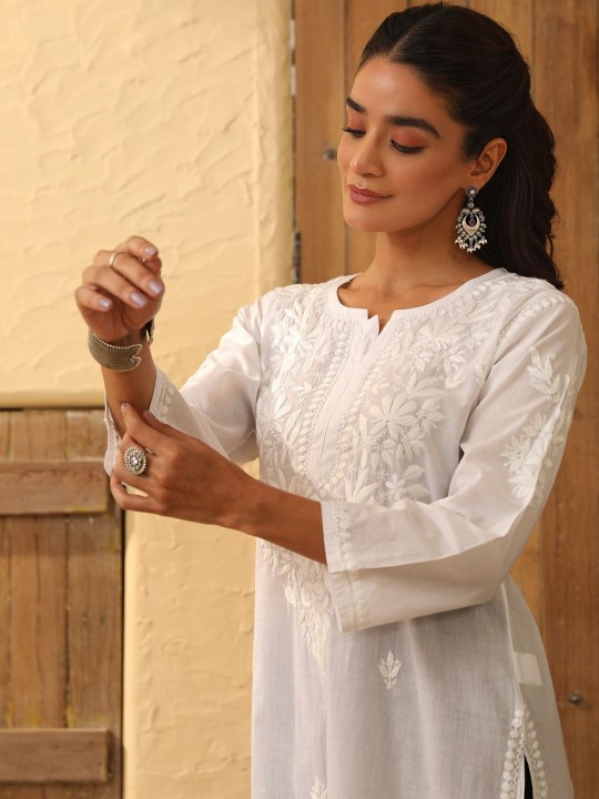 Women Checked Chikankari Kurta